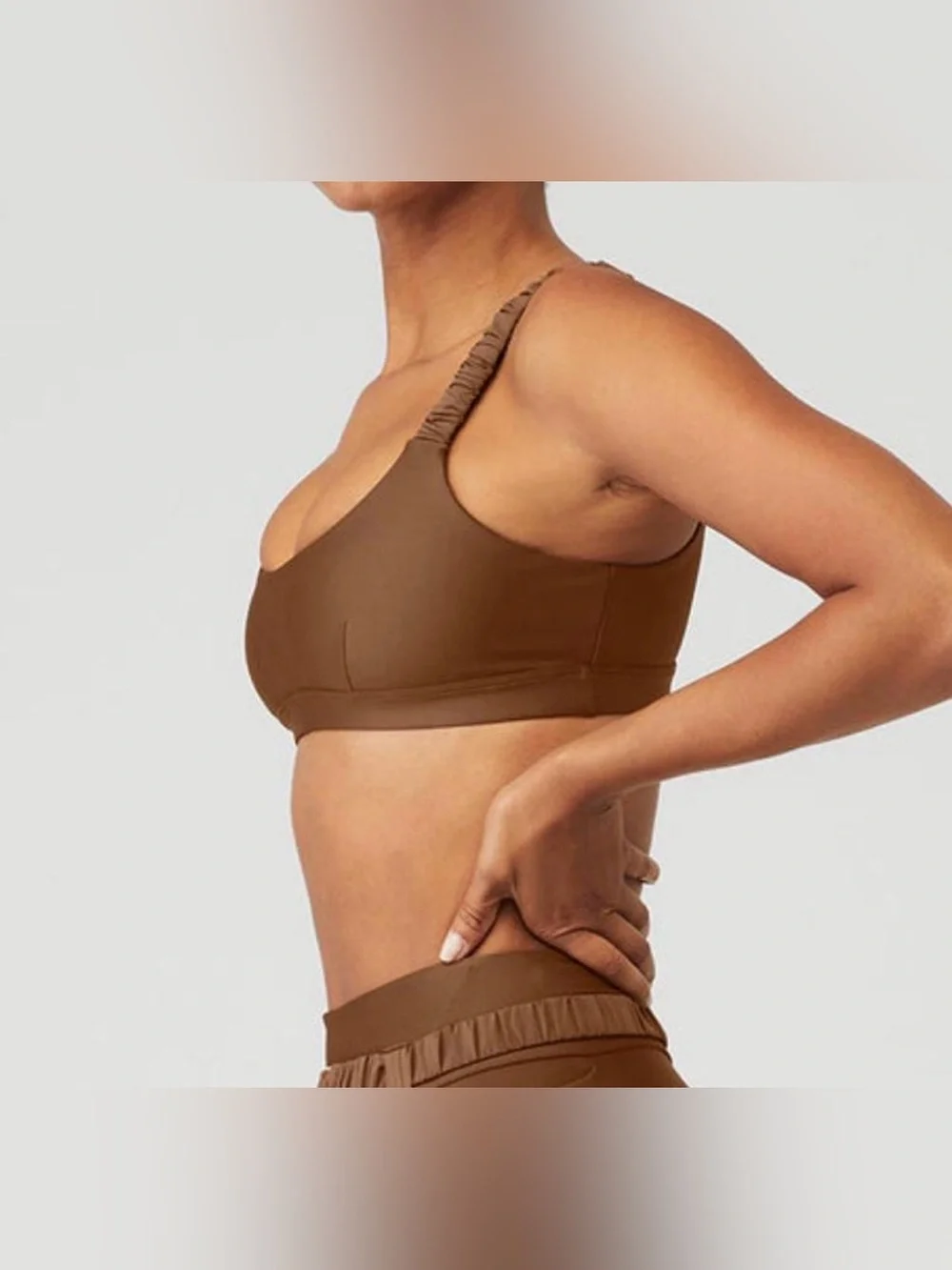 Alo Yoga Airlift Charmer Sports Bra In Cinnamon, XS